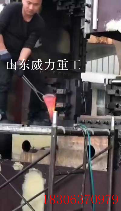 3000噸快速自由鍛框架式油壓機生產中