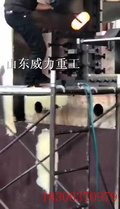 3000噸紅沖模鍛框架式油壓機試運行中